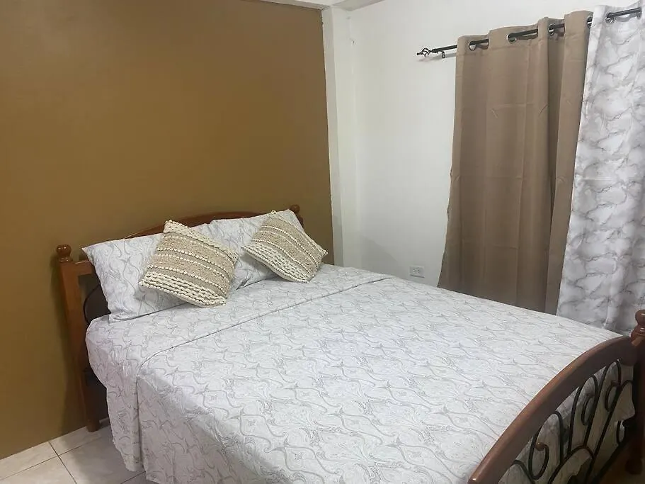 公寓 斯卡伯勒Cozy Quarters Tobago公寓